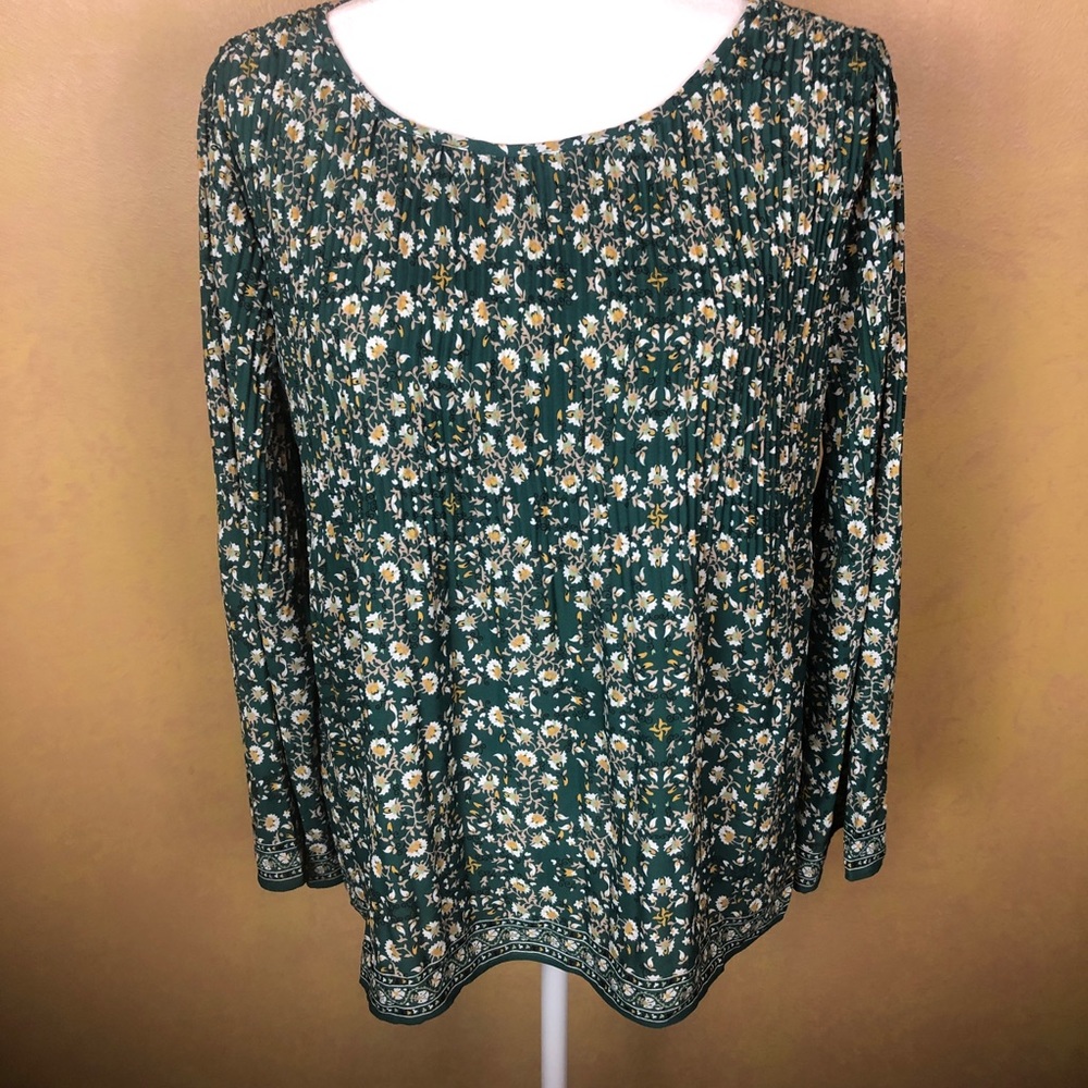 Women’s blouse, size medium